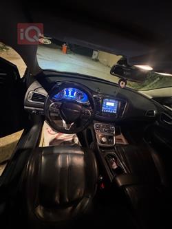Chrysler 200